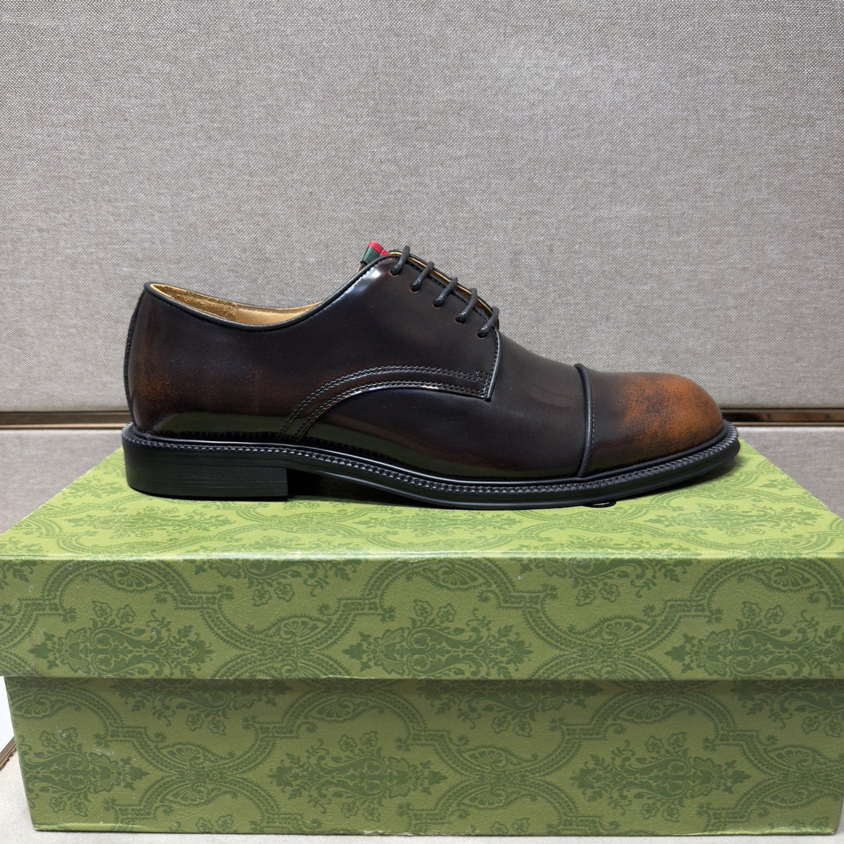 Gucci Men's Stripe-Accent Lace-Up Dress Shoes